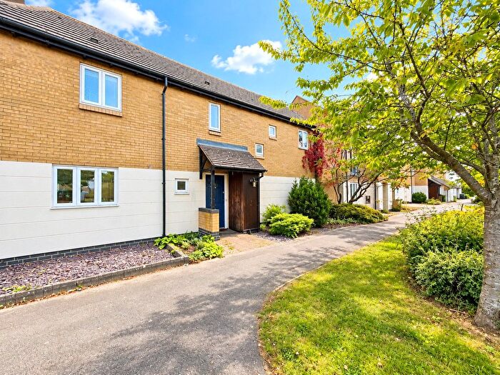 3 Bedroom Semi-Detached House For Sale In Swanwick Lane, Broughton, Milton Keynes, MK10