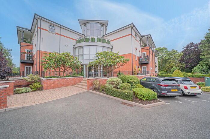 3 Bedroom Apartment For Sale In Warwick Road, Knowle, B93