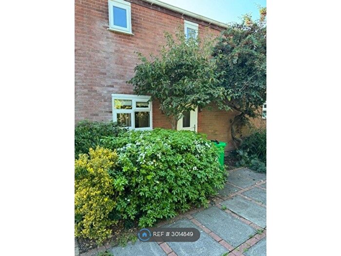 3 Bedroom Semi-Detached House To Rent In Gervase Gardens, Nottingham, NG11