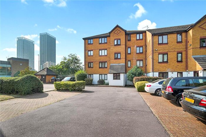 Apartment To Rent In Alan Hocken Way, E15