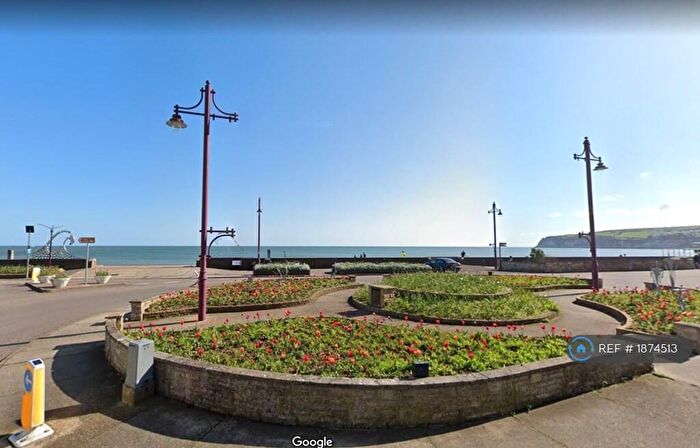 2 Bedroom Flat To Rent In Marine Crescent, Seaton, EX12