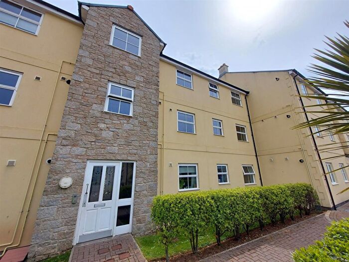 2 Bedroom Flat To Rent In Madison Close, Hayle, TR27