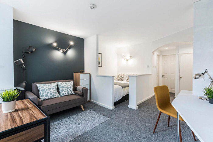 1 Bedroom Flat To Rent In Burley Road, Leeds, LS4
