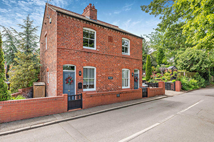 3 Bedroom Detached House For Sale In Green Street, Holt, LL13