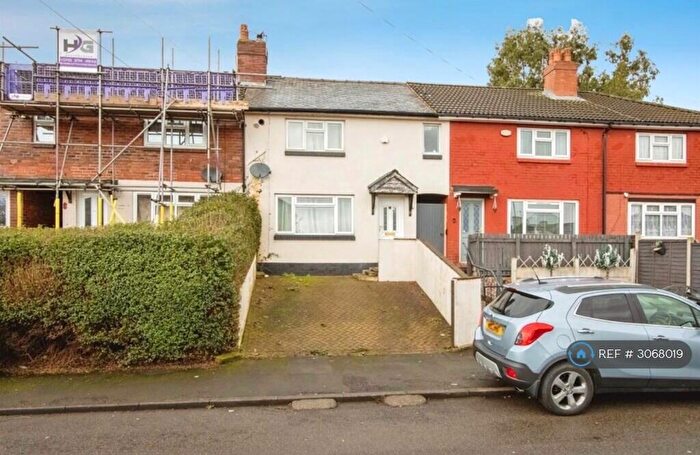 2 Bedroom Terraced House To Rent In Wykebeck Road, Leeds, LS9