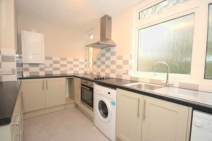 2 Bedroom Flat For Sale In Chobham Road, Woking, GU21