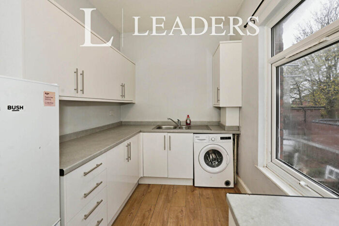 2 Bedroom Flat To Rent In Hartshill Road, Stoke-on-Trent, ST4
