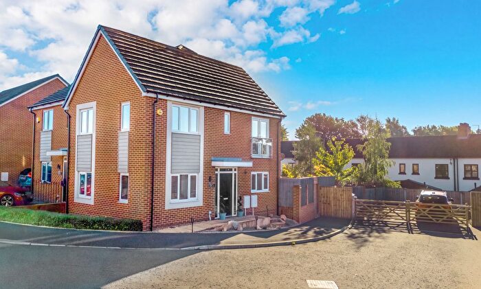 3 Bedroom Semi-Detached House For Sale In Paravane Close, Newton-Le-Willows, Merseyside, WA12