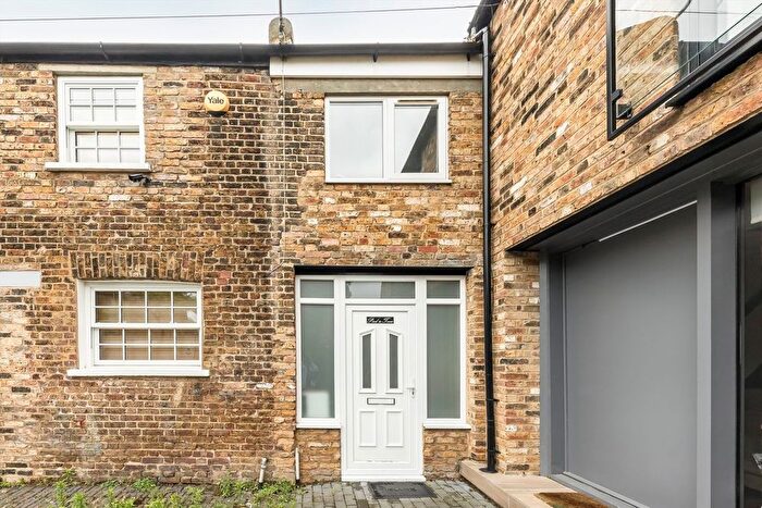 2 Bedroom Property To Rent In Theodore Road, Lewisham, SE13