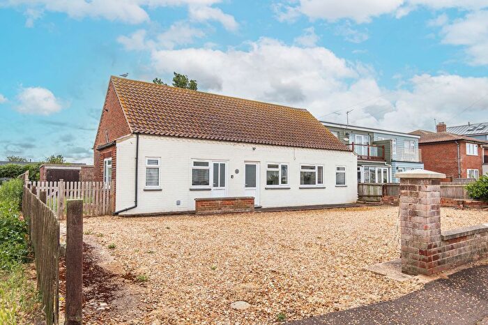 2 Bedroom Detached Bungalow For Sale In South Beach Road, Hunstanton, PE36