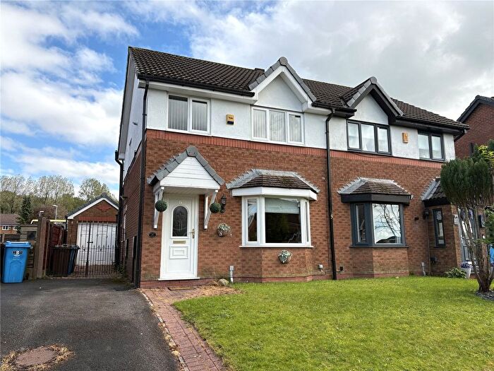 3 Bedroom Semi-Detached House For Sale In Fresca Road, Moorside, Oldham, OL1