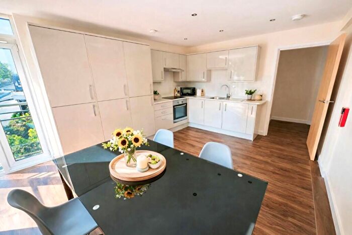 5 Bedroom Apartment To Rent In Montgomery Place, S6