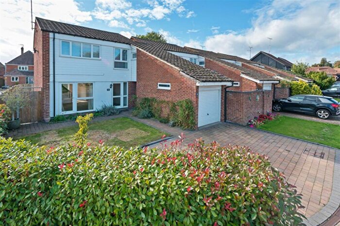 4 Bedroom Detached House For Sale In Riverside Close, Bridge, CT4