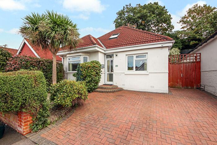 3 Bedroom Detached Bungalow For Sale In Lytham Road, Midanbury, SO18