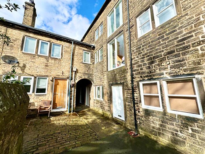2 Bedroom Flat To Rent In Flat Brier Hey Mill, Brier Hey Lane, Mytholmroyd, HX7