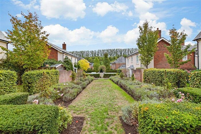 2 Bedroom Flat For Sale In Shoesmith Lane, Kings Hill, West Malling, Kent, ME19