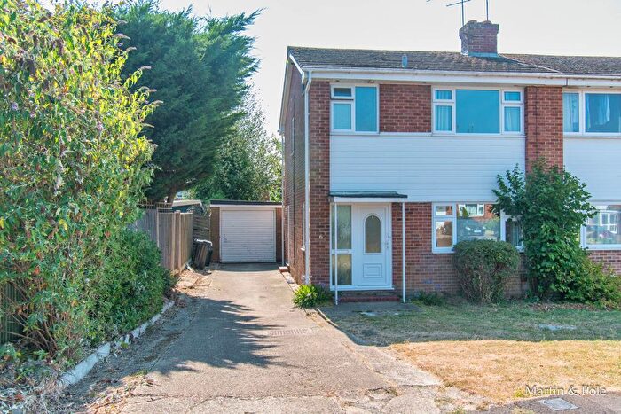 3 Bedroom Semi-Detached House For Sale In Fowler Close, Earley, Reading, RG6