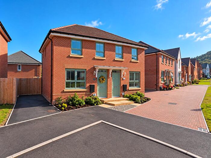 3 Bedroom Semi-Detached House For Sale In Bedford Way, Ross-on-Wye, HR9