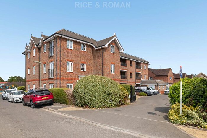 1 Bedroom Apartment For Sale In Trafalgar Court, Surrey, KT11