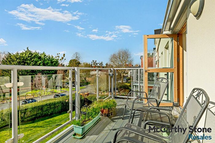 1 Bedroom Flat For Sale In Ellisfields Court, Mount St, Taunton, TA1