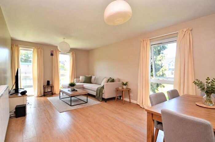 2 Bedroom Flat To Rent In St Oswalds Court, Redland, Bristol, BS6