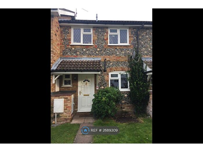 3 Bedroom Terraced House To Rent In Chive Court, Farnborough, GU14