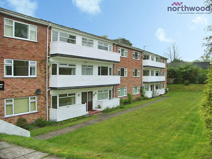 2 Bedroom Flat To Rent In Freshwater Court, Chandlers Ford, SO53
