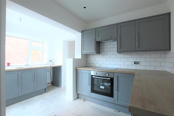 2 Bedroom House To Rent In Gibbon Road, Newhaven, East Sussex, BN9