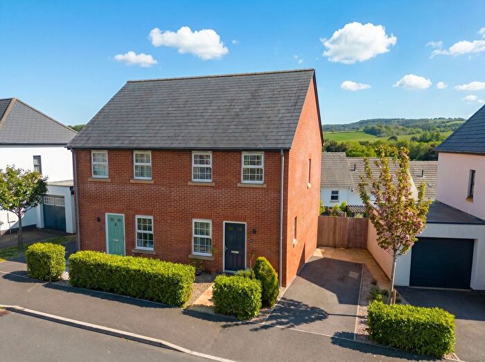 2 Bedroom Semi-Detached House For Sale In Tarka Way, Crediton, EX17