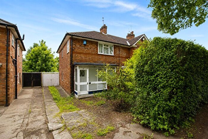 4 Bedroom Semi-Detached House To Rent In Poole Crescent, Birmingham, B17
