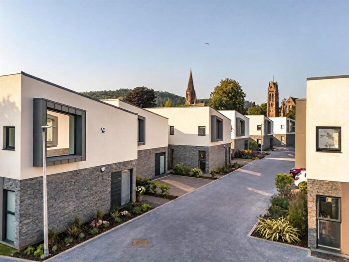2 Bedroom Apartment For Sale In McGlashan Gardens, Crieff, PH7