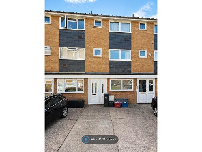 4 Bedroom Terraced House To Rent In Aplin Way, Isleworth, TW7