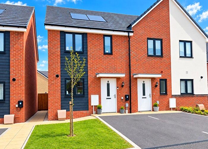 2 Bedroom Semi-Detached House For Sale In Copper Walk, Swindon, SN3