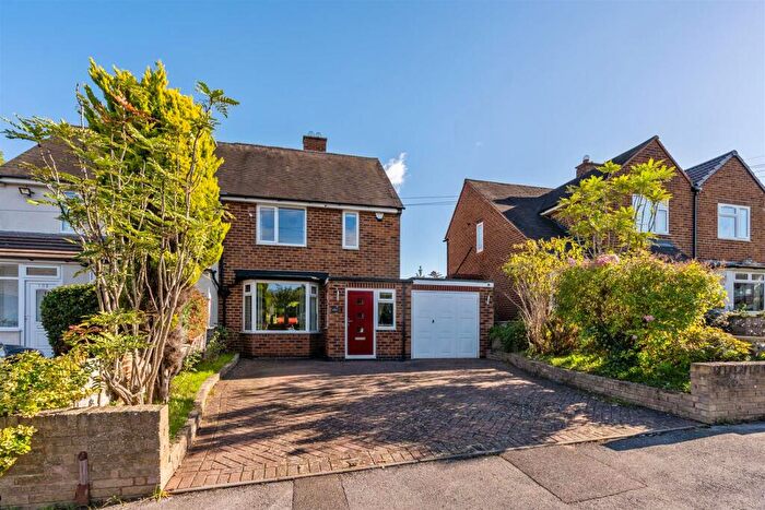 3 Bedroom Semi-Detached House For Sale In Kimberley Road, Solihull, B92
