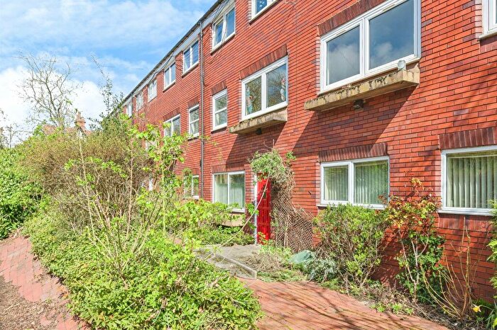 2 Bedroom Apartment To Rent In Coleshill Street, B72