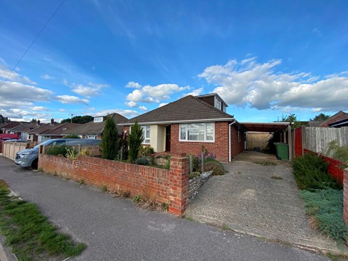 3 Bedroom Chalet For Sale In Montague Avenue, Southampton, SO19