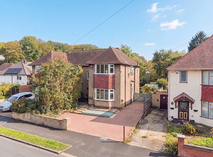 3 Bedroom Semi-Detached House For Sale In Halcyon Approach, Wingerworth, S42