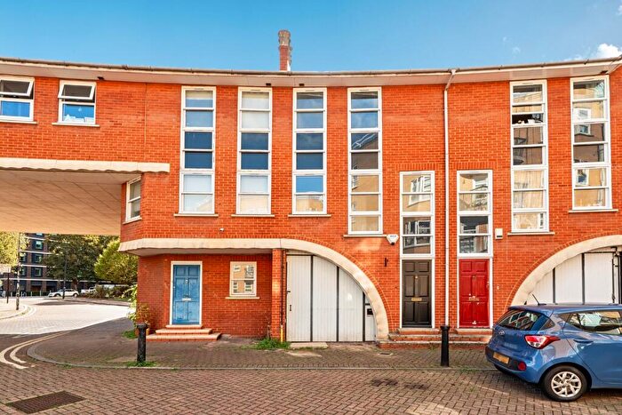 4 Bedroom Terraced House For Sale In Wolfe Crescent, London, SE16
