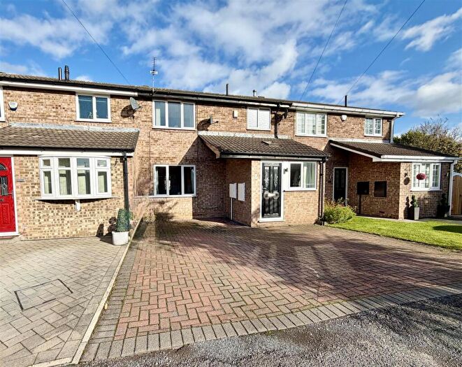 3 Bedroom Town House For Sale In Moorgate Rise, Kippax, Leeds, LS25