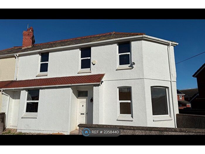 3 Bedroom Semi-Detached House To Rent In Bryniau Road, Llandudno, LL30