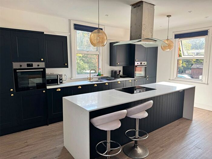 3 Bedroom Flat For Sale In Berrow Road, Burnham-On-Sea, Somerset, TA8