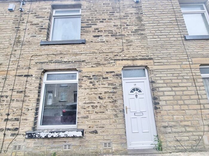 2 Bedroom Terraced House To Rent In St. Pauls Road, Halifax, HX1