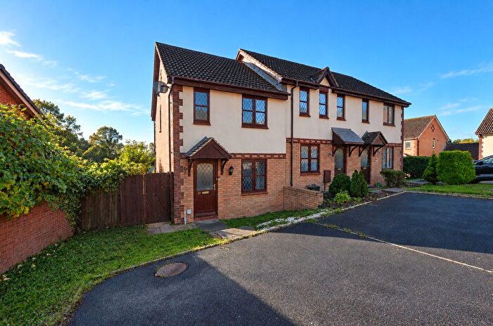 2 Bedroom End Of Terrace House For Sale In Shearwater Drive, Torquay, Devon, TQ2