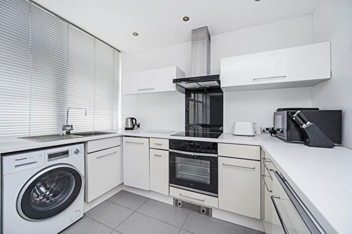 1 Bedroom Flat For Sale In Bishopsgate, London, EC2M