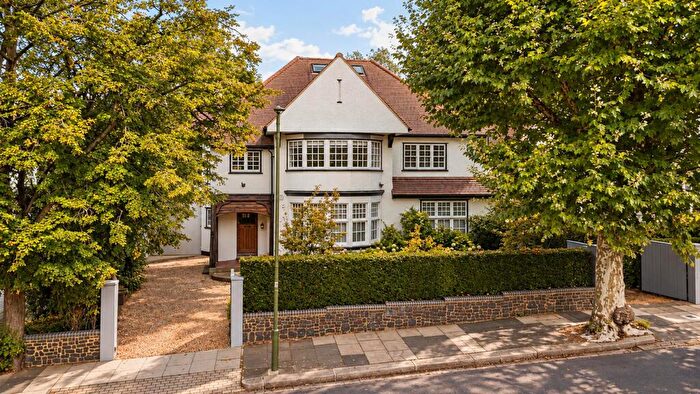 6 Bedroom Detached House For Sale In Fitzalan Road, Finchley, London, N3