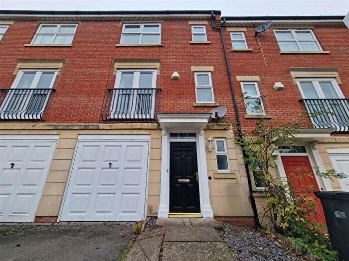 3 Bedroom Terraced House To Rent In Eyebrook Close, Hamilton, Leicester, LE5