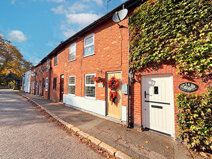 2 Bedroom Cottage For Sale In Church Street, Wing, LU7