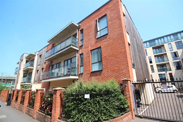 1 Bedroom Flat To Rent In Haydon Place, Guildford, GU1