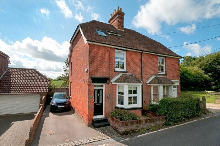 3 Bedroom Cottage To Rent In Headcorn Road, Platts Heath, Maidstone, ME17