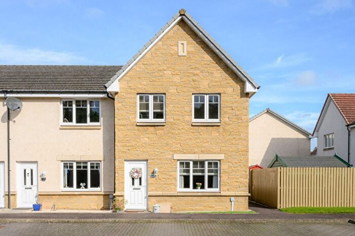 3 Bedroom End Of Terrace House For Sale In Targate Road, Dunfermline, KY12